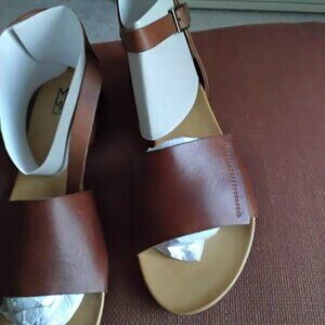 Miz mooz Anthony sandal size 10